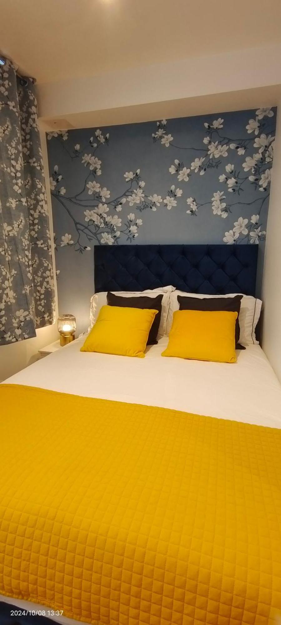 Blossom Apartment With Garden Londra Esterno foto
