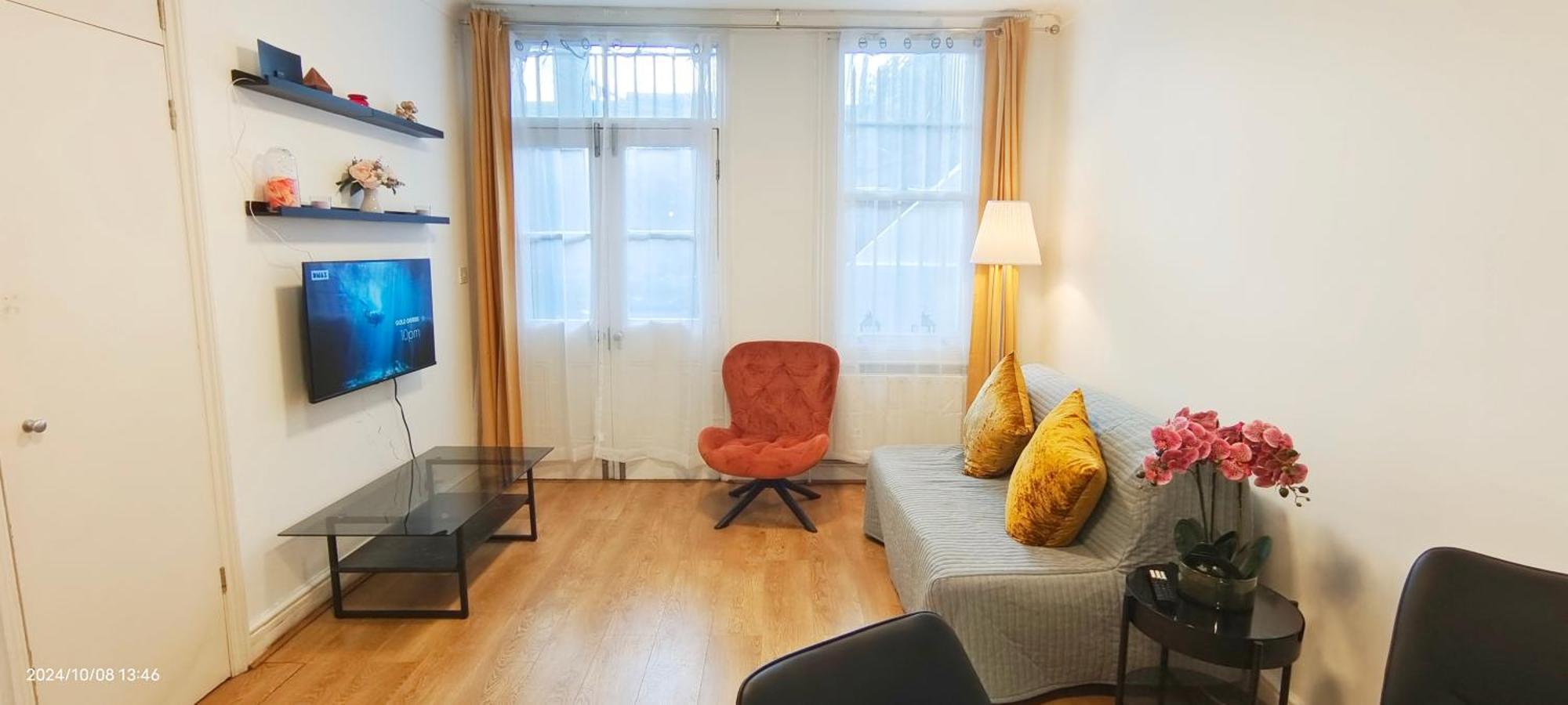 Blossom Apartment With Garden Londra Esterno foto