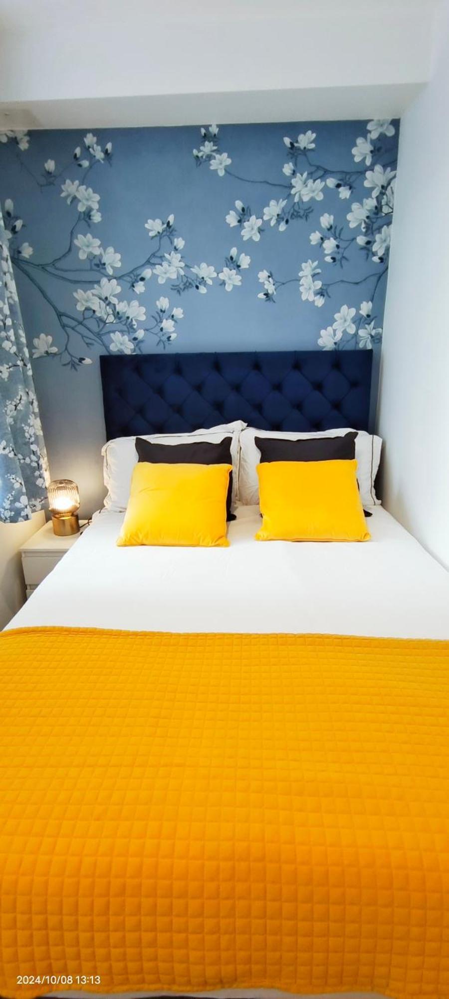 Blossom Apartment With Garden Londra Esterno foto